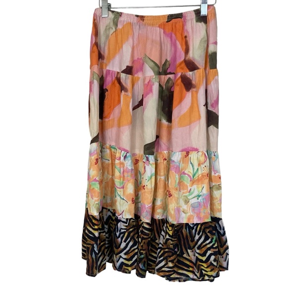 FRENCH CONNECTION BEAUTIFUL  FLORAL MULTI PRINT WATERCOLOR SKIRT,  SIZE 2 - Picture 2 of 4